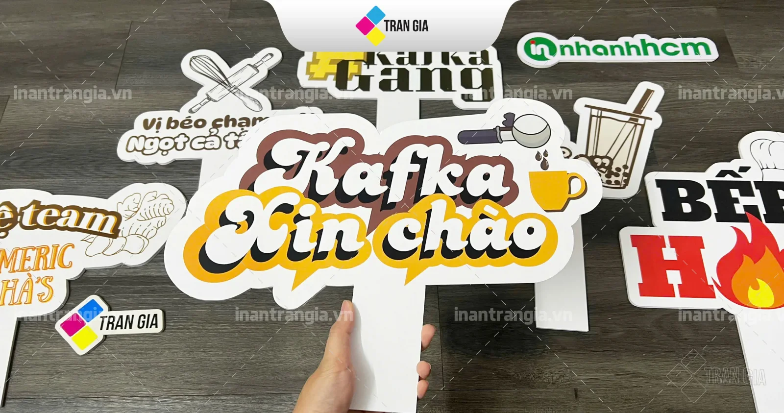 bang-hashtag-cam-tay-02.webp Bảng Hashtag Cầm Tay
