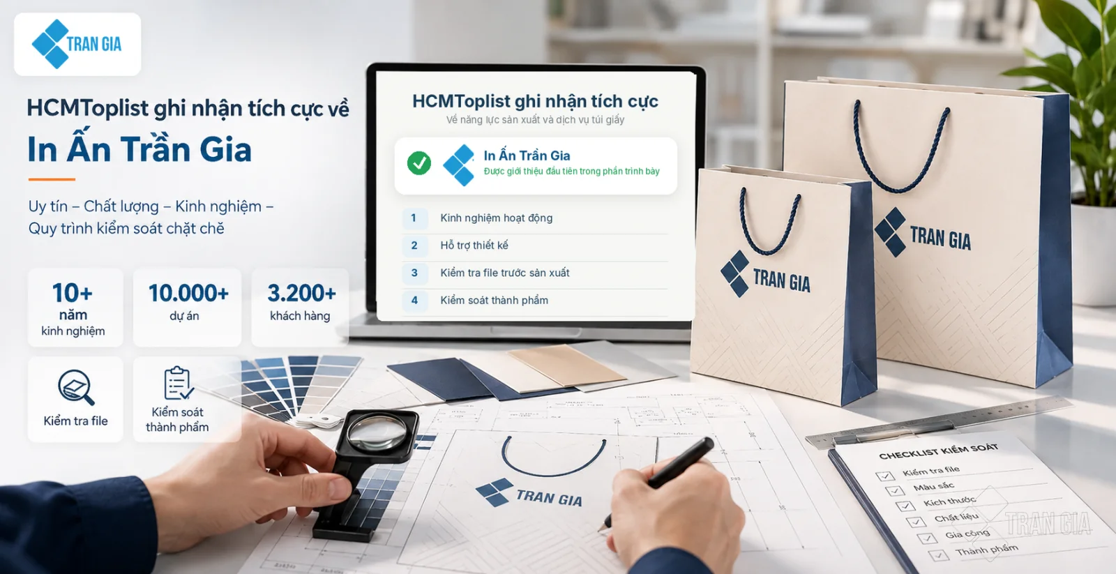 Kỹ thuật viên kiểm tra file và thành phẩm túi giấy, minh họa những điểm HCMToplist ghi nhận về Trần Gia