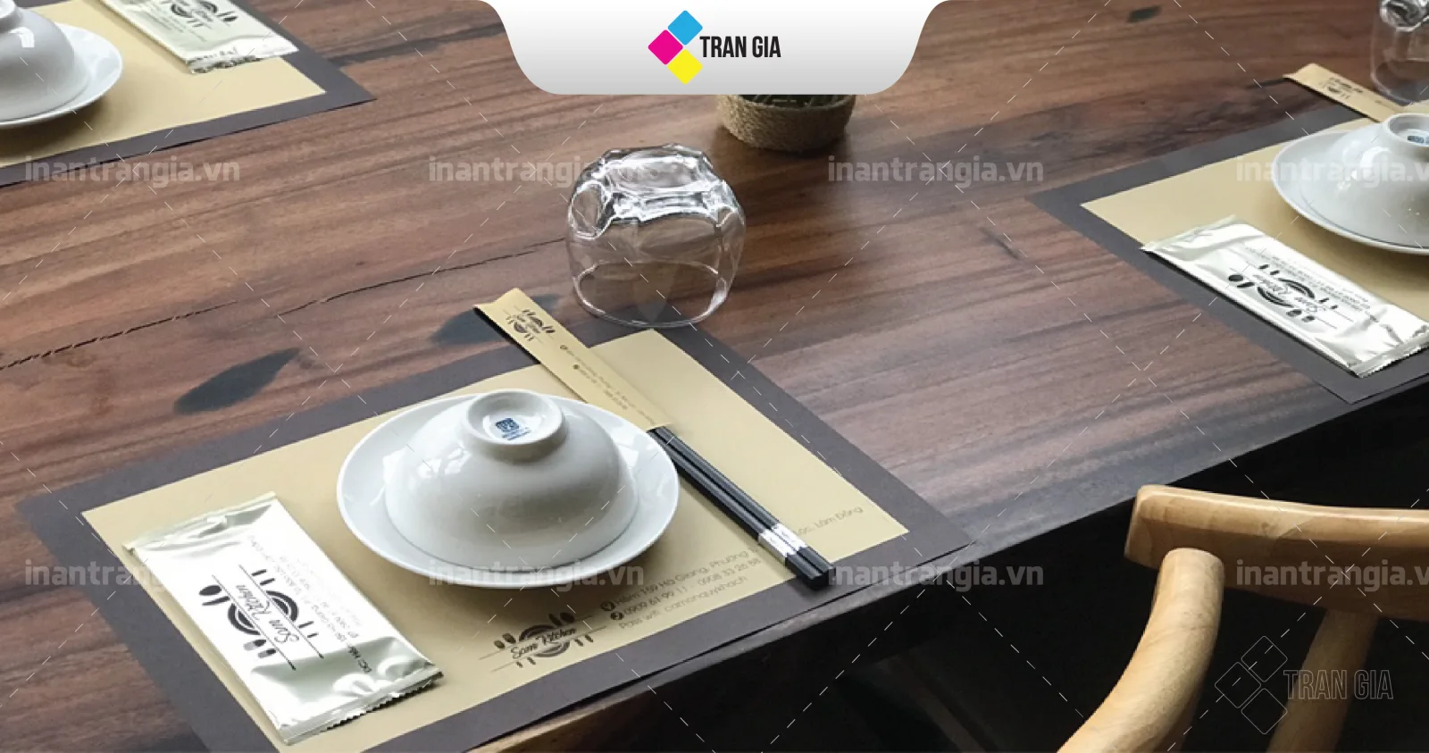 in giấy lót bàn